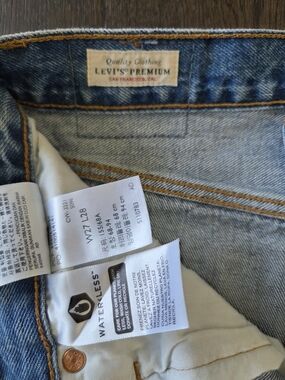 Levi's light blue denim jeans with contrast stitching